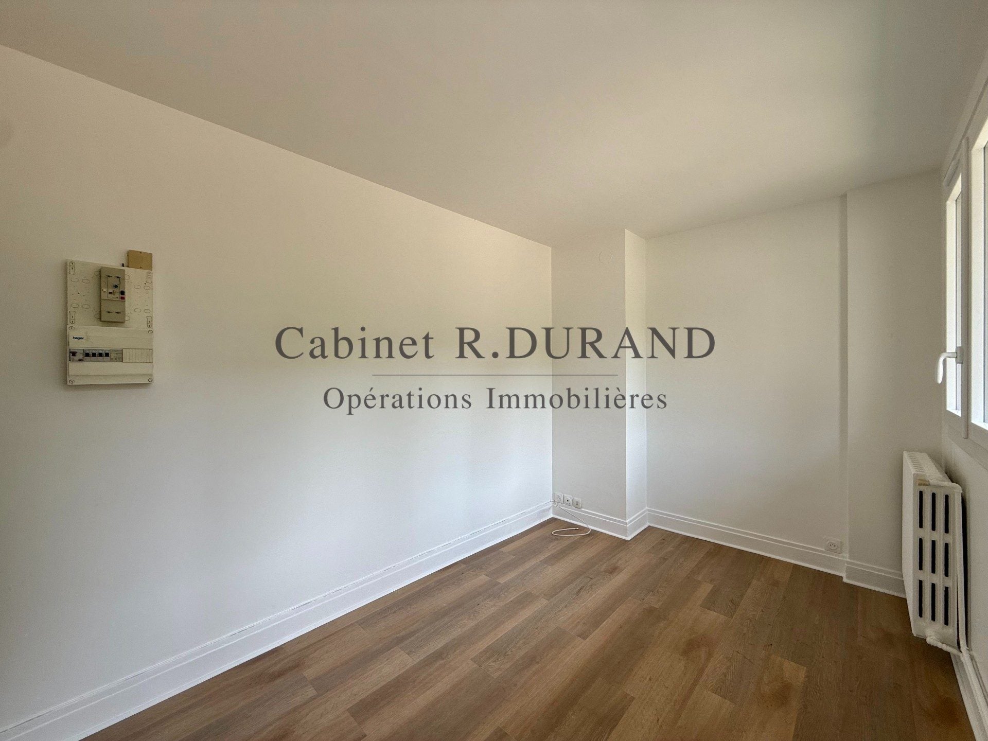 Room Rue du Commandant Lamy in Courbevoie