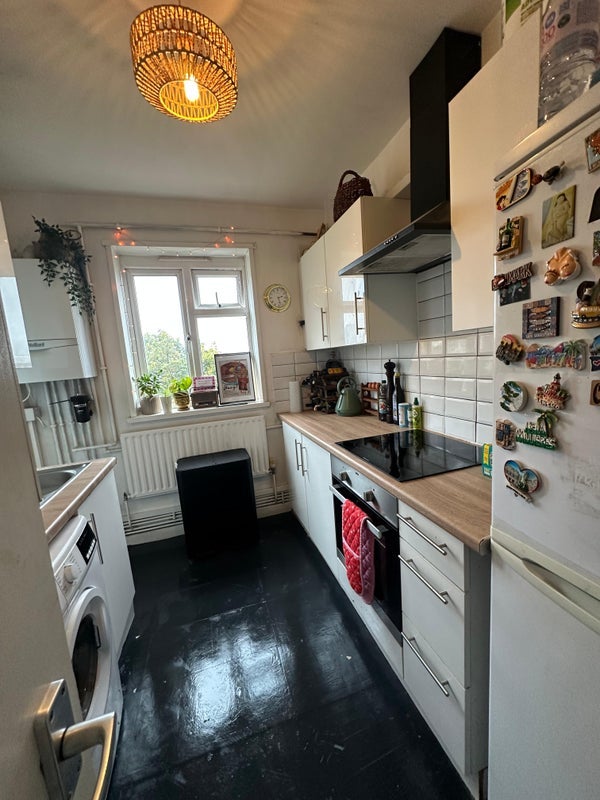 Flat Thurtle Road in Greater London