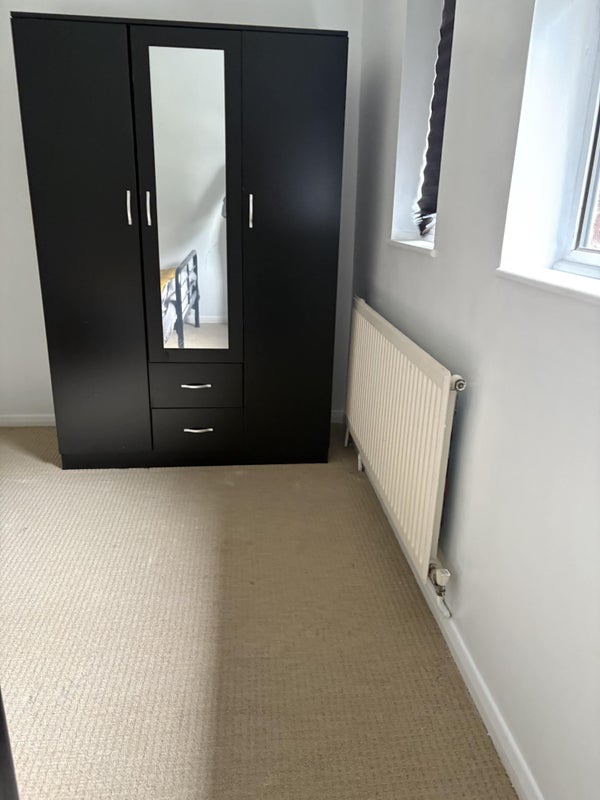 Room Berens Road in Greater London