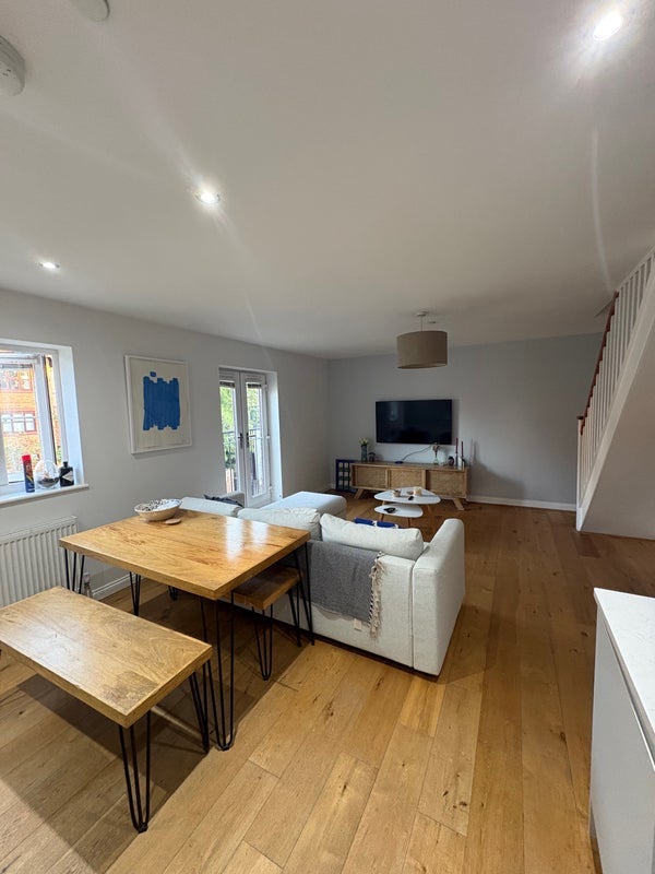 Room Stables Row in Greater London