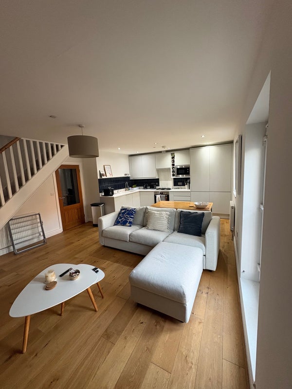 Room Stables Row in Greater London