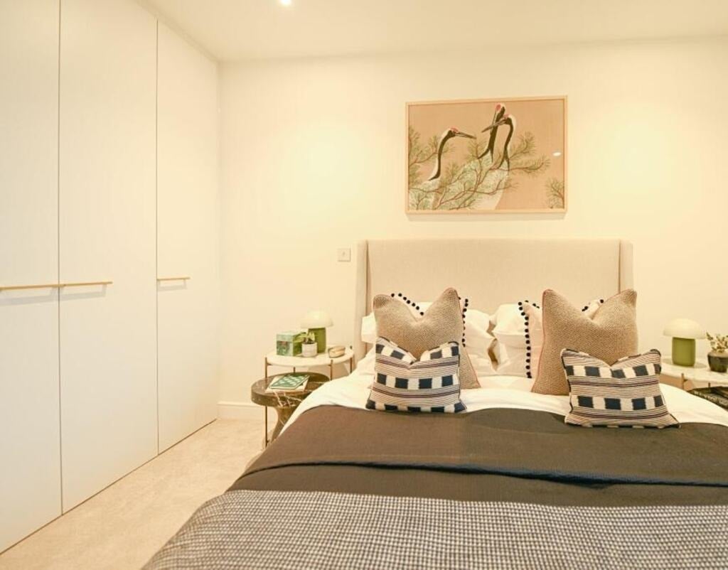 Flat Abbeydale Road in Greater London