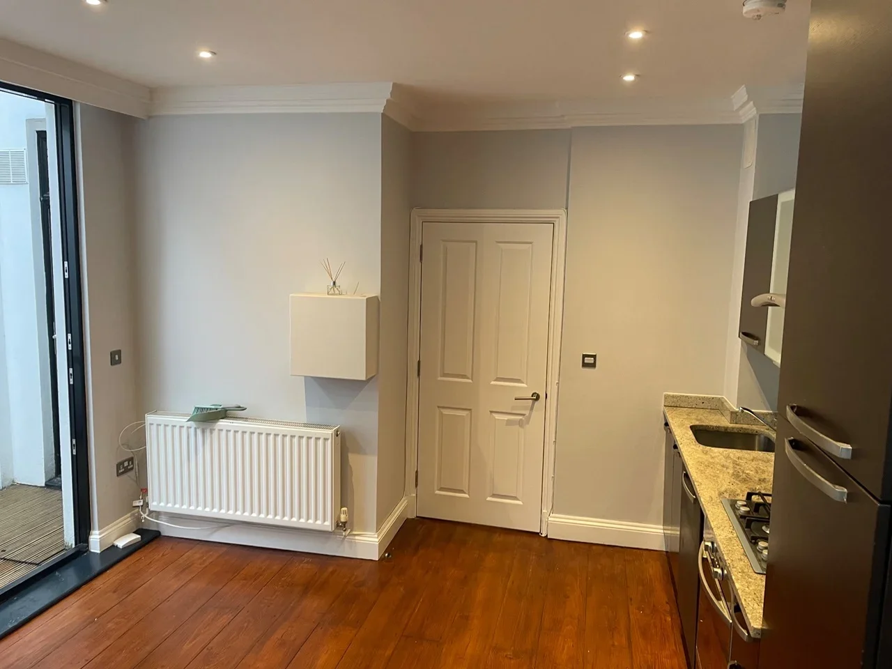 Flat Kingsland Road in Greater London
