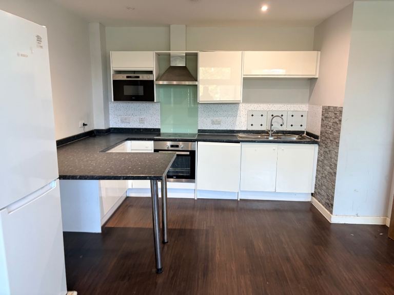 Flat York Avenue in Greater London