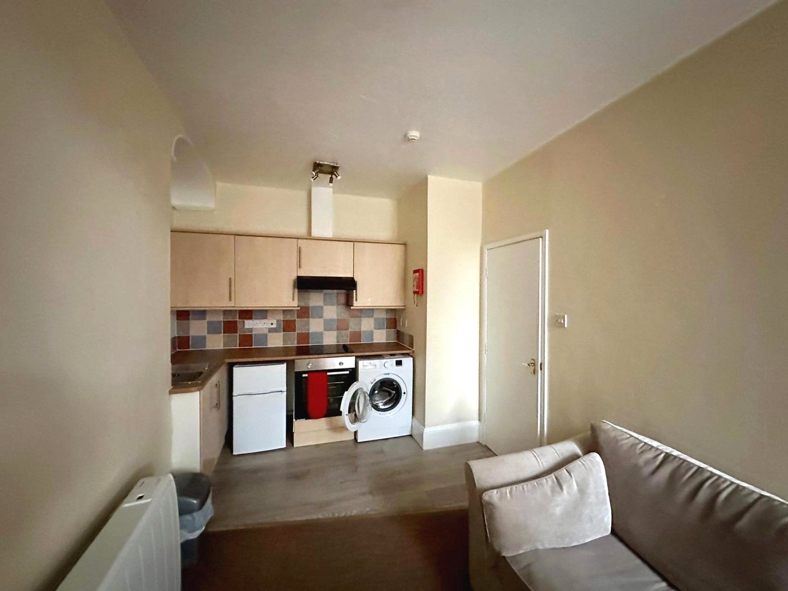 Flat Pierremont Crescent in Darlington