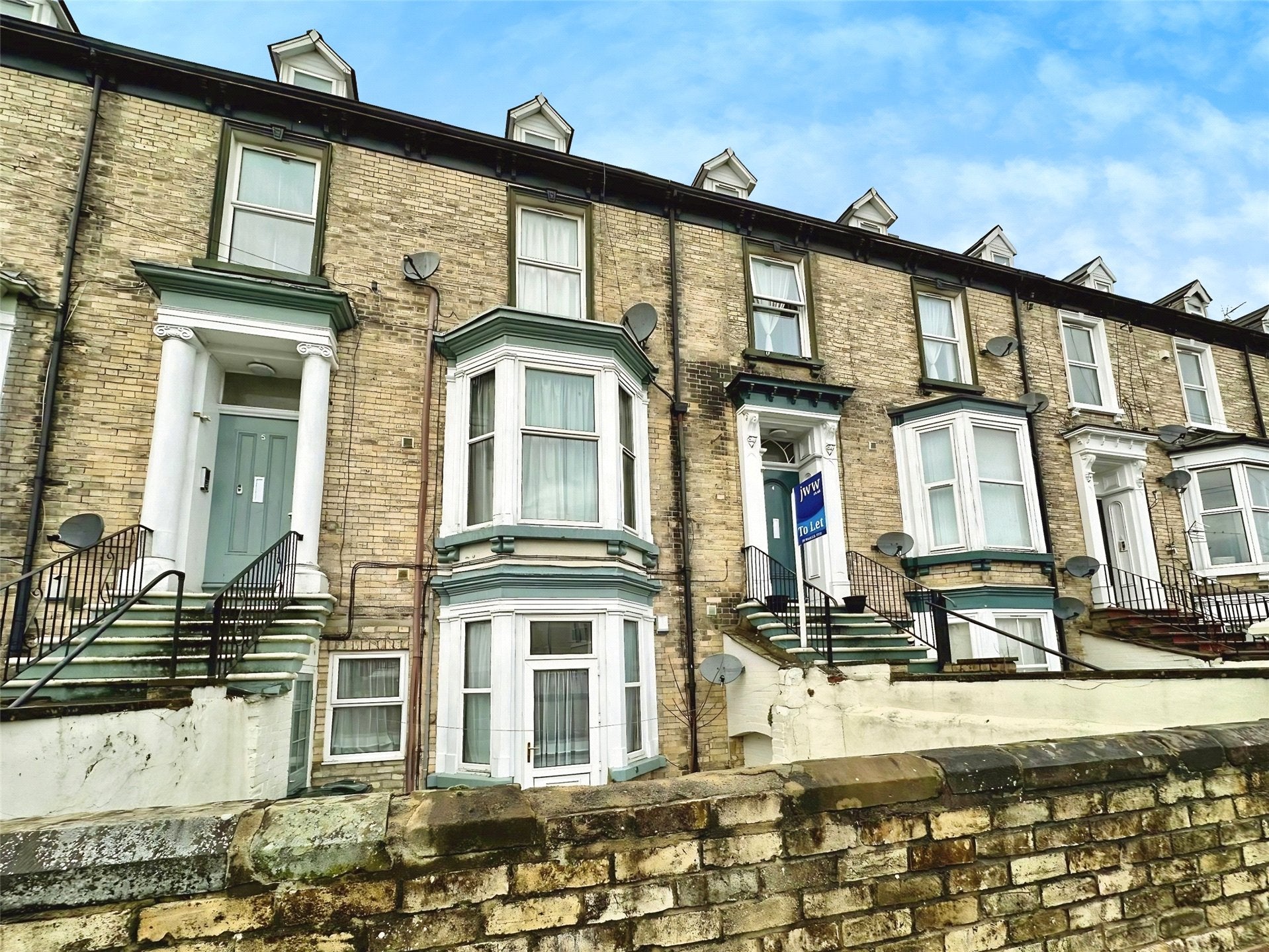 Flat Pierremont Crescent in Darlington