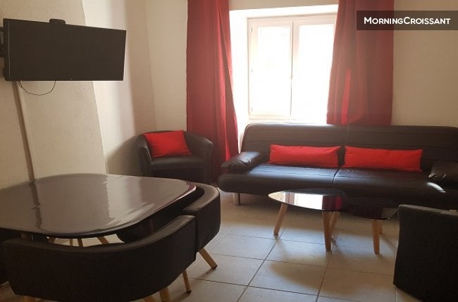 Flat Rue Moulin d'Isnard in Salon-de-Provence