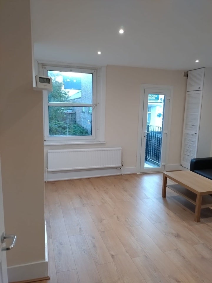 Flat Algernon Road in Greater London