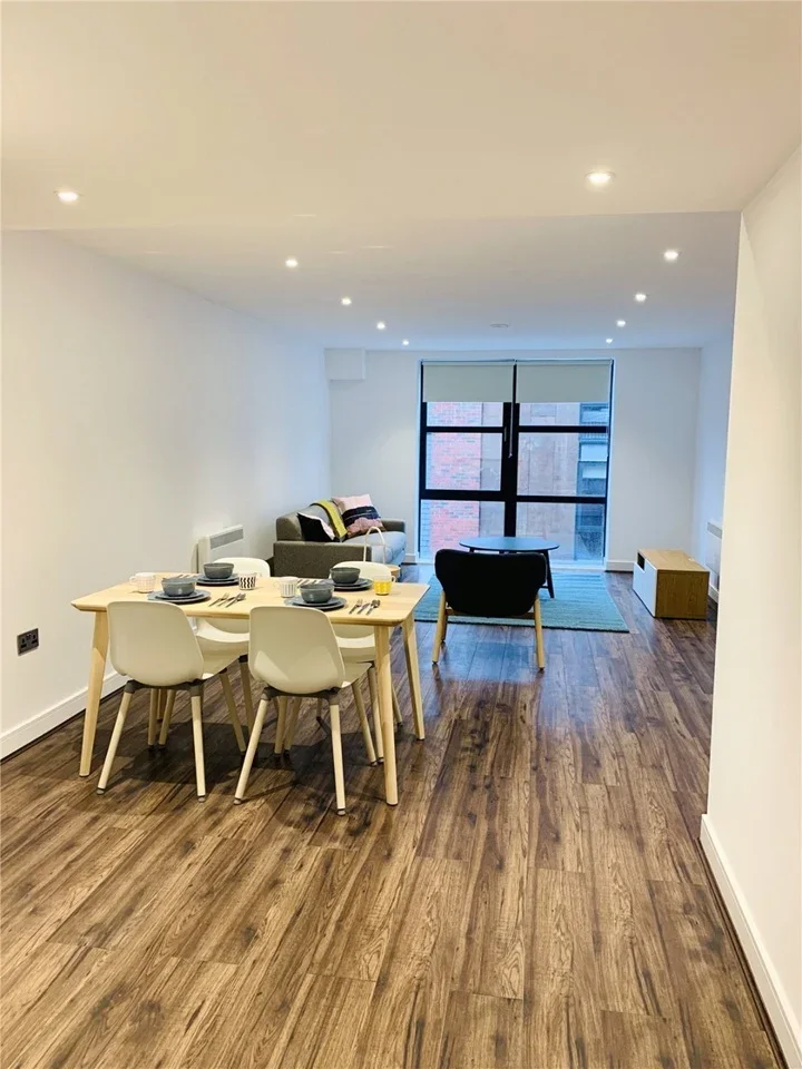 Flat Cassilis Road in Greater London