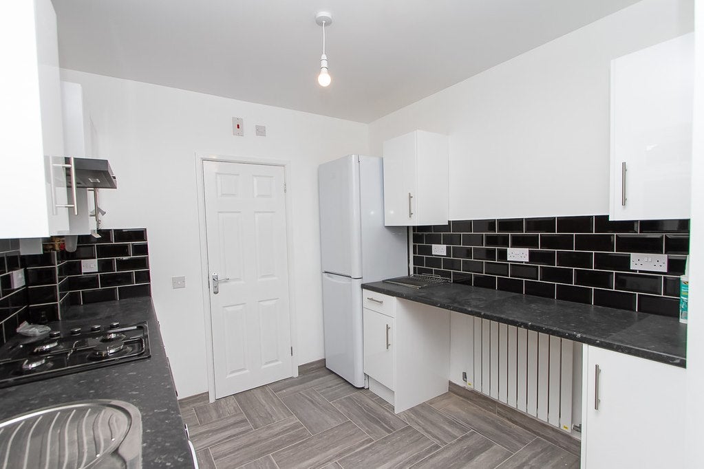 Flat Kingsland Avenue in Coventry