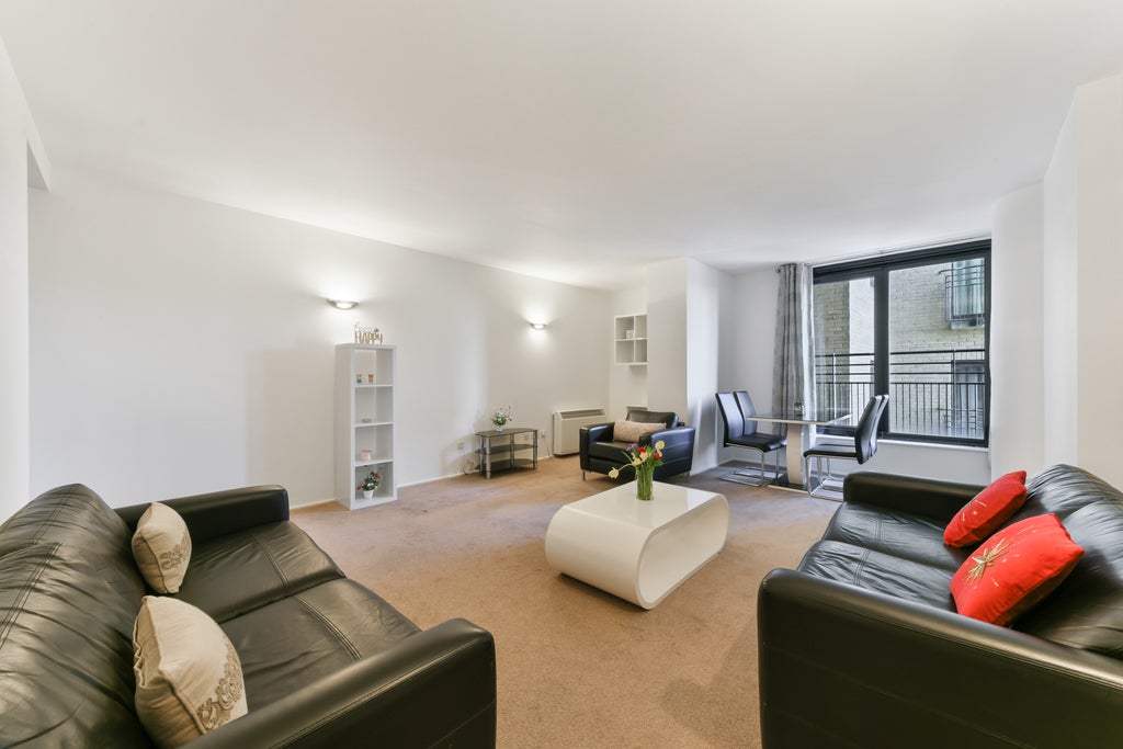 Flat Point W Access Road in Greater London