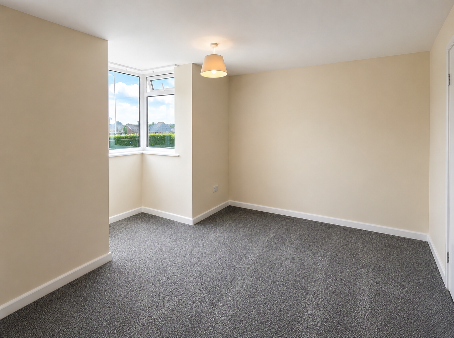 Flat Bassett Avenue in Southampton