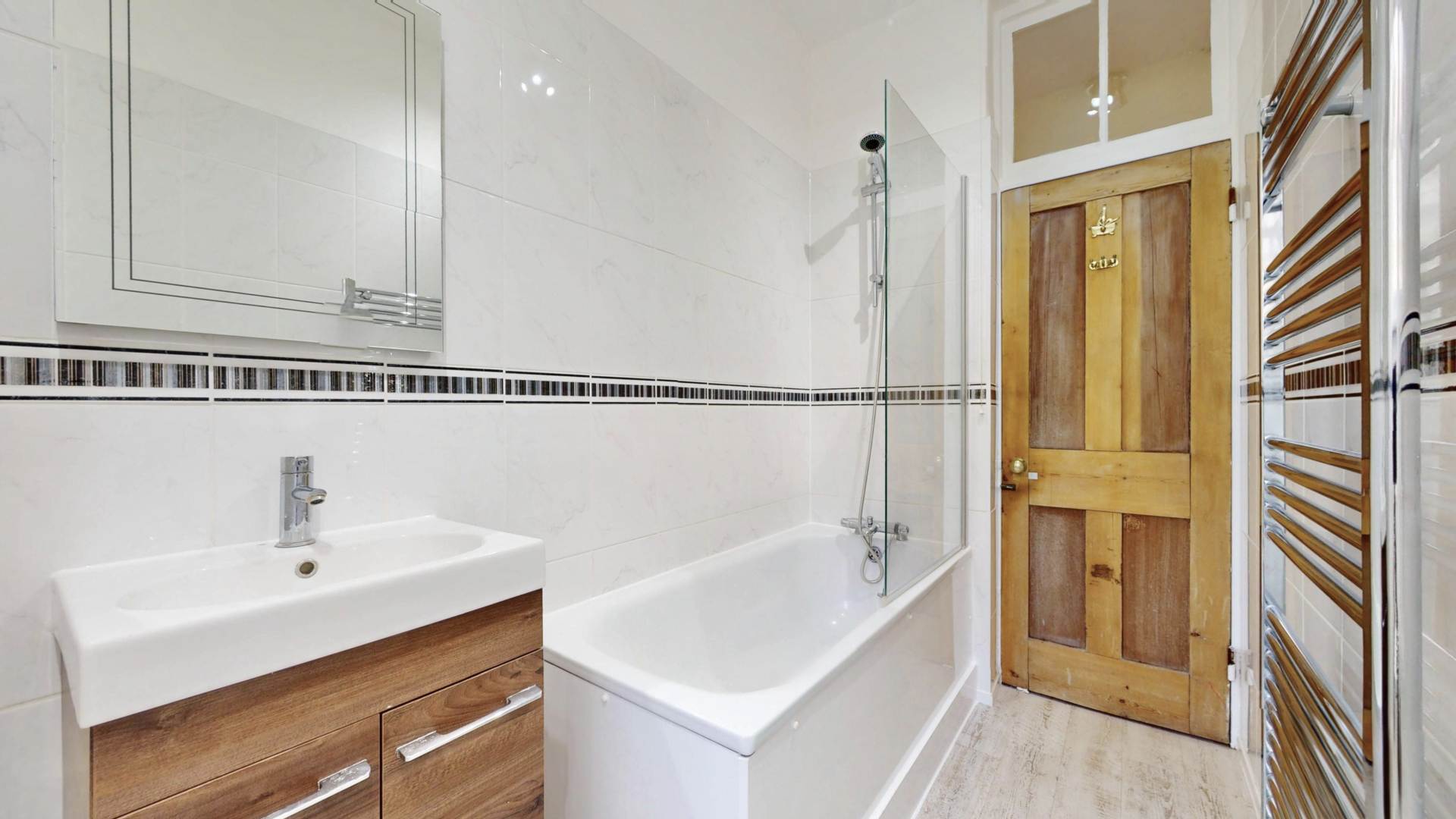 Flat Grove Place in Greater London
