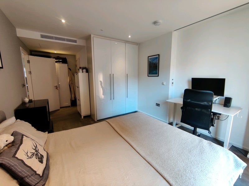 Room Victory Parade in Greater London