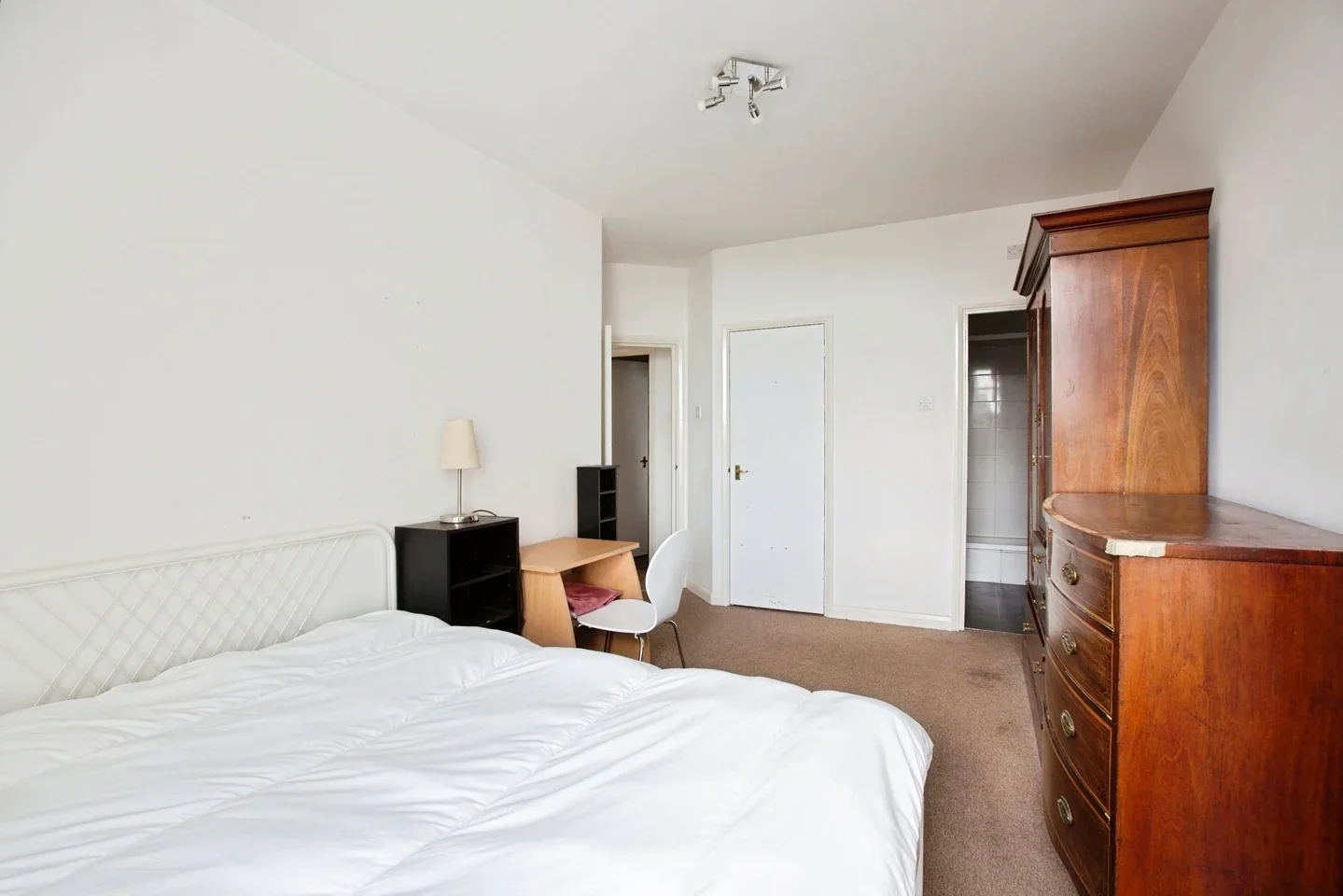 Flat Newington Causeway in Greater London