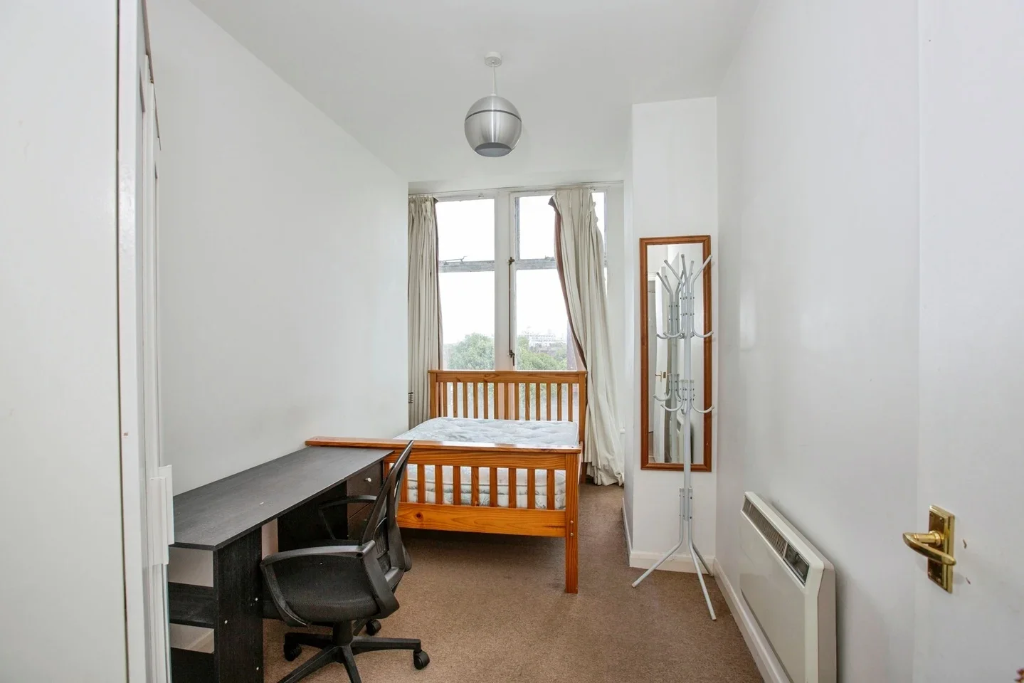 Flat Newington Causeway in Greater London