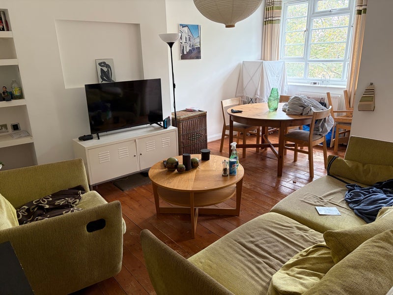 Room Grove Road in Greater London
