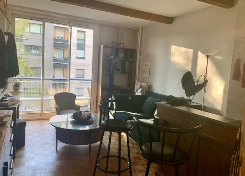 Appartement Rue Rottembourg à Paris