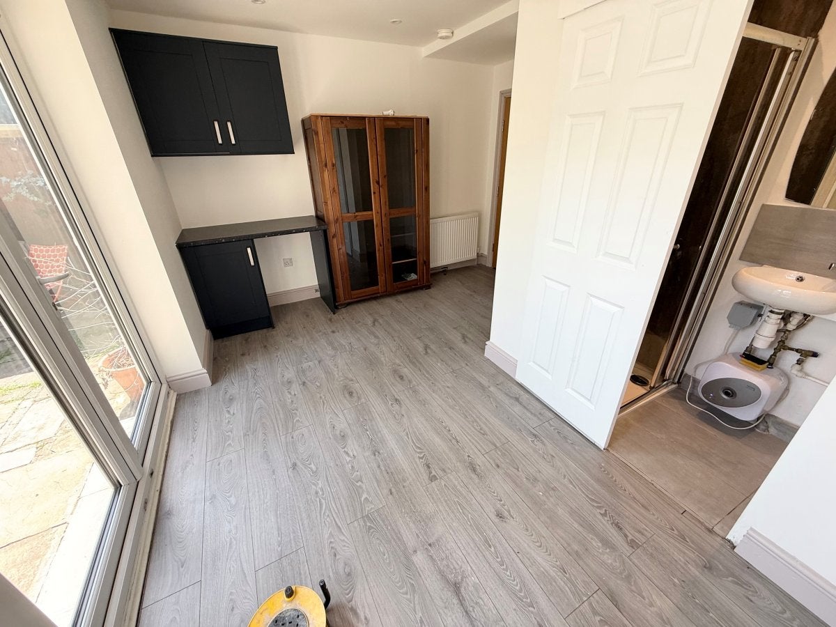 Room Willoughby Lane in Greater London