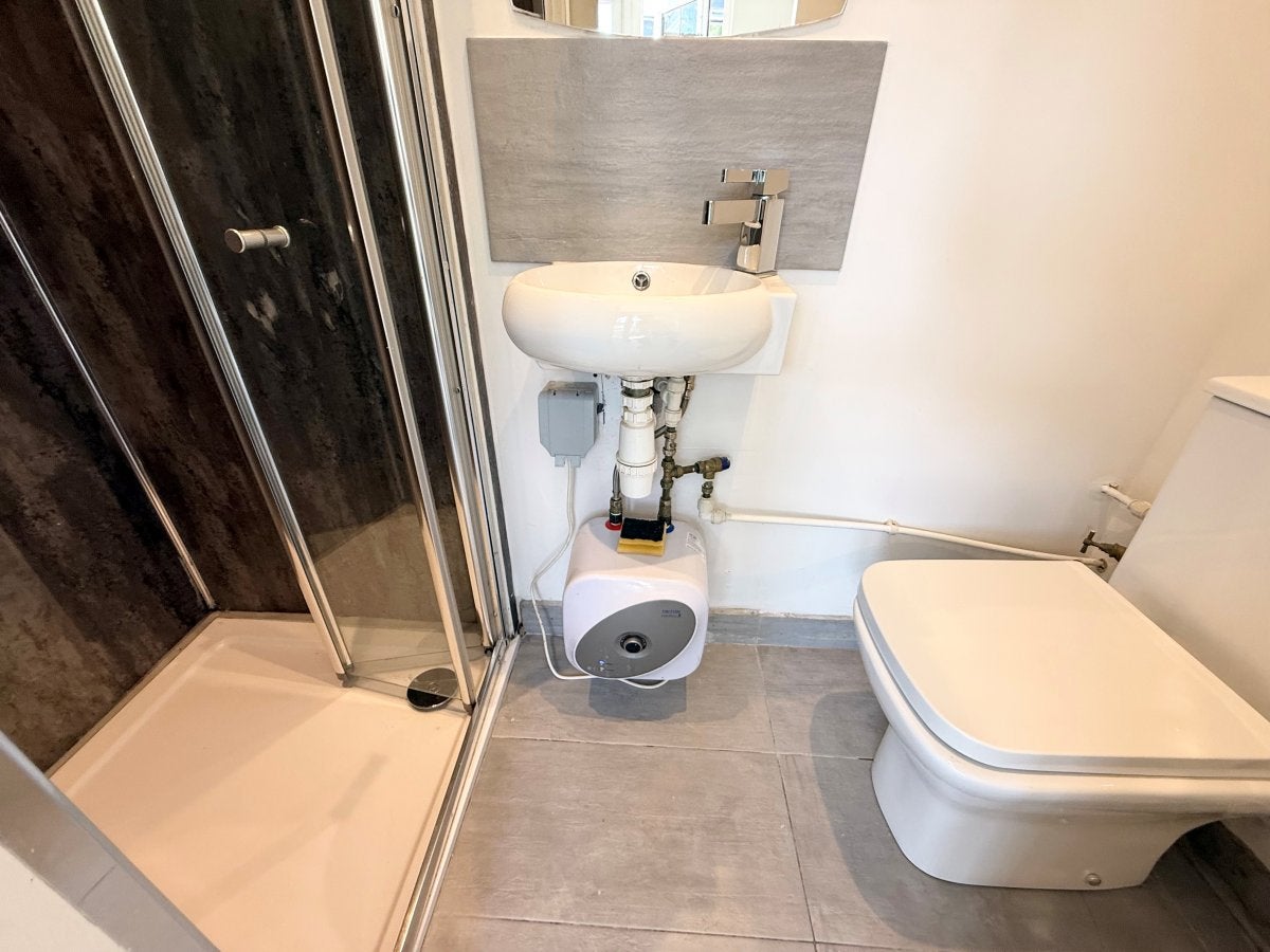 Room Willoughby Lane in Greater London