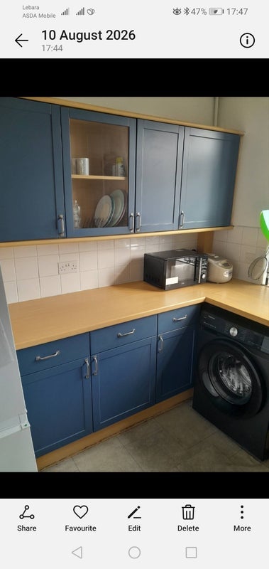 Room Estate Road in Greater London