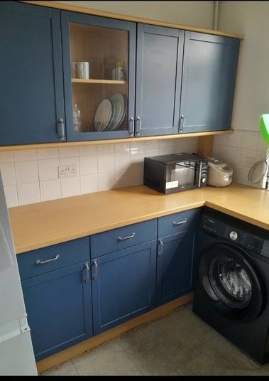 Room Estate Road in Greater London