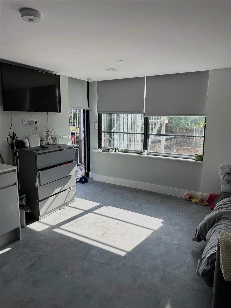 Room River Front in Greater London