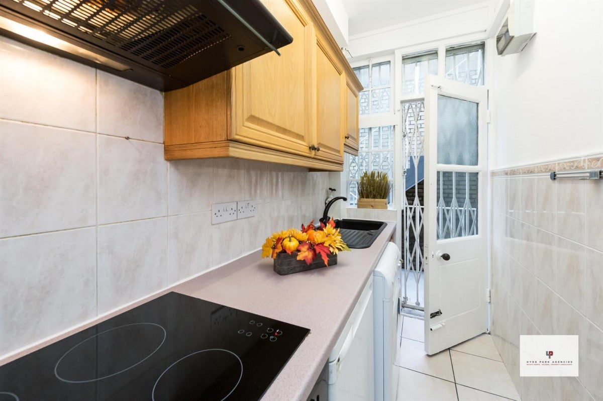 Flat Queensway in City of Westminster