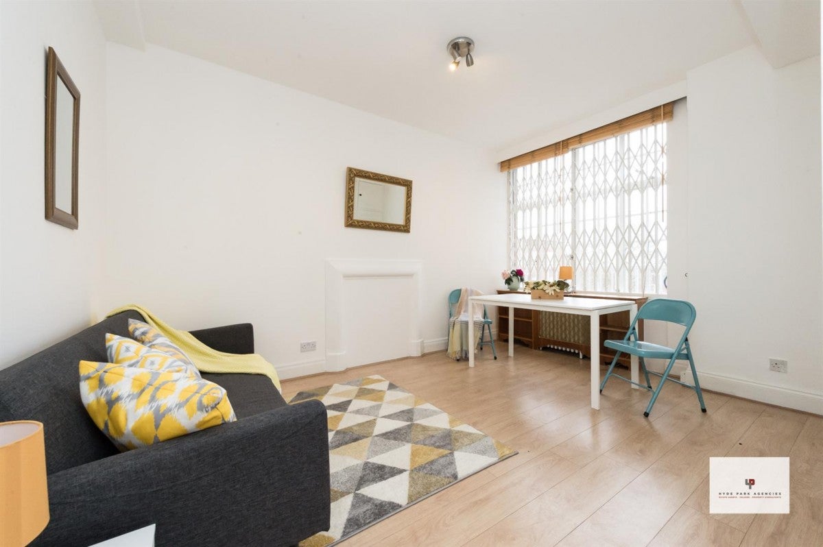Flat Queensway in City of Westminster