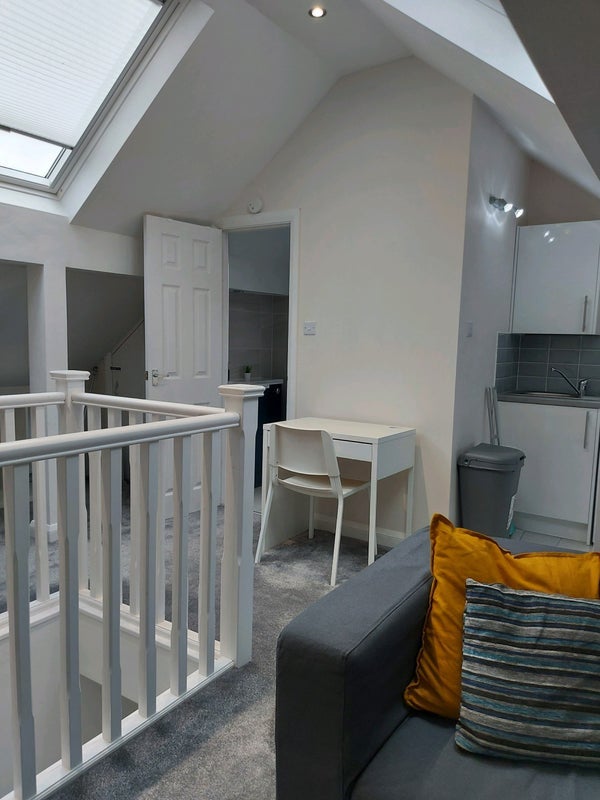 Room Otley Road in Leeds