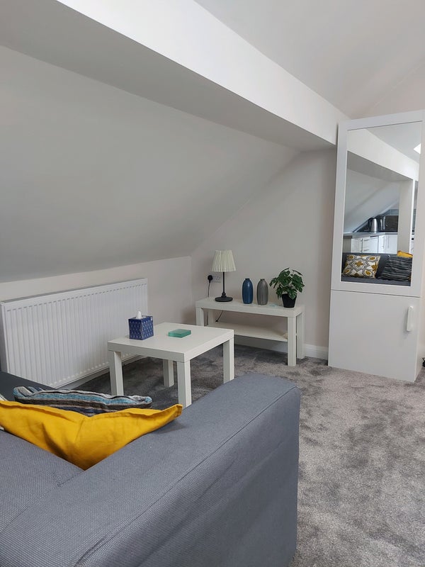 Room Otley Road in Leeds