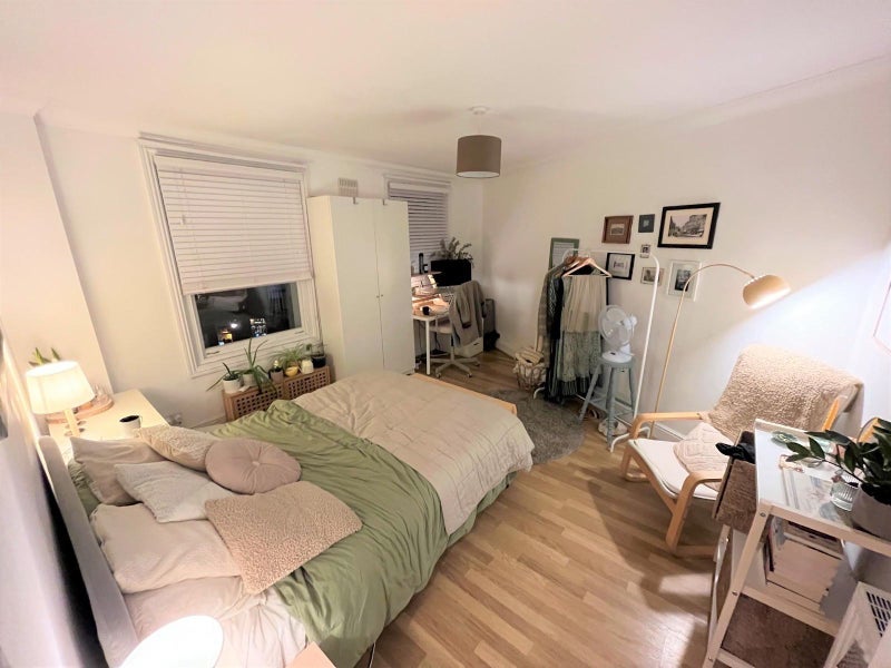 Room Fleet Road in Greater London