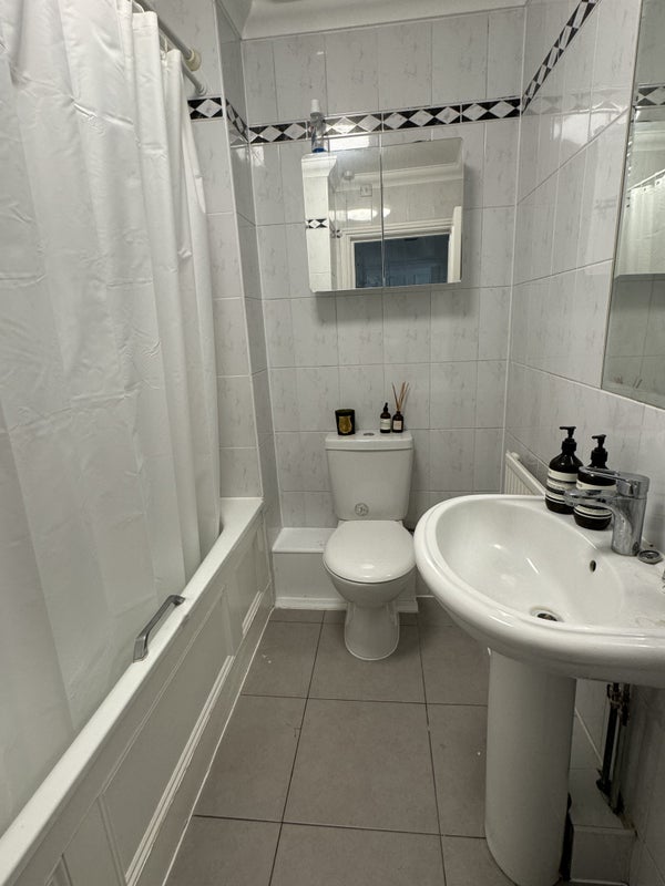 Room Fleet Road in Greater London