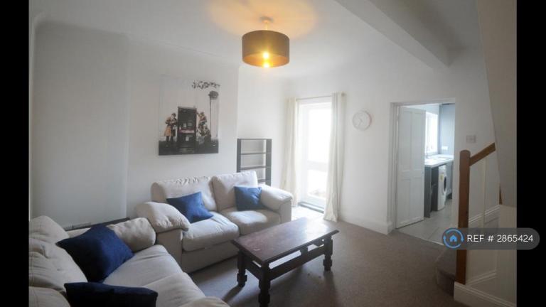 Flat Gloucester Road in Cheltenham