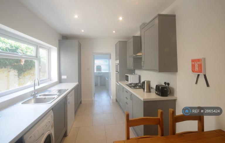 Flat Gloucester Road in Cheltenham