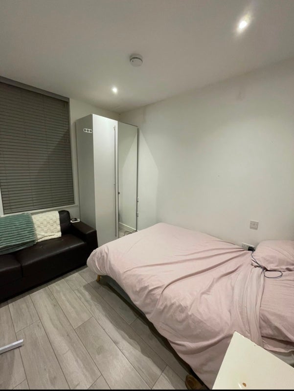 Room Prescott Place in Greater London