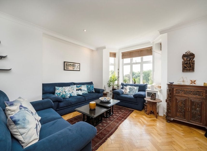 Flat Haven Green in Greater London
