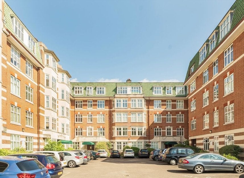 Flat Haven Green in Greater London