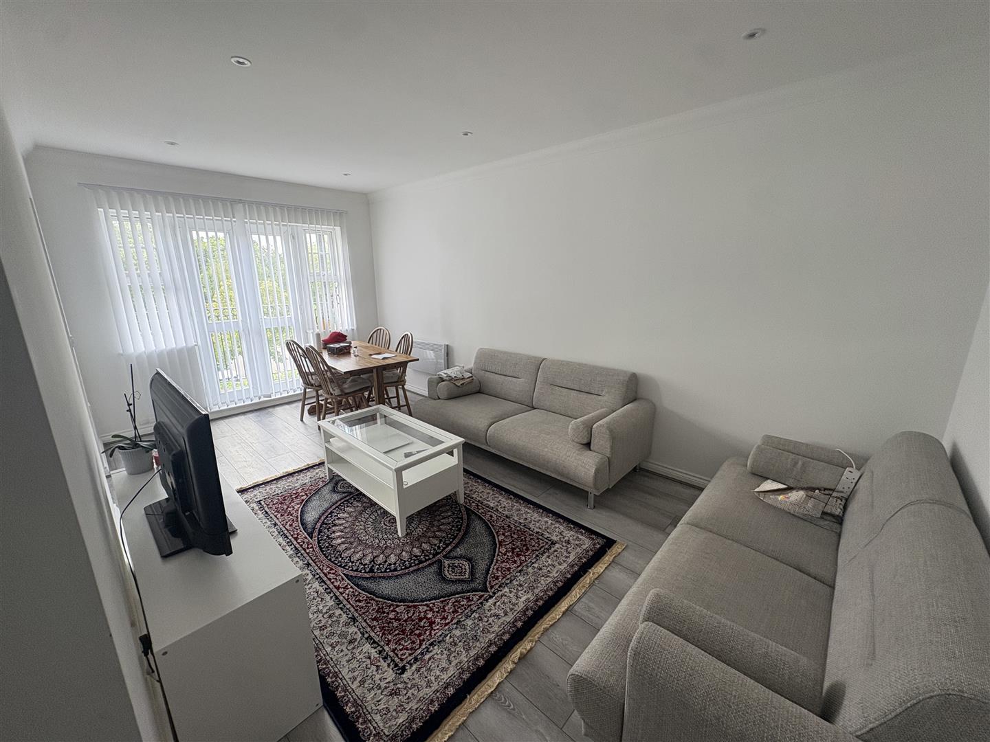 Flat Rose Bates Drive in Greater London