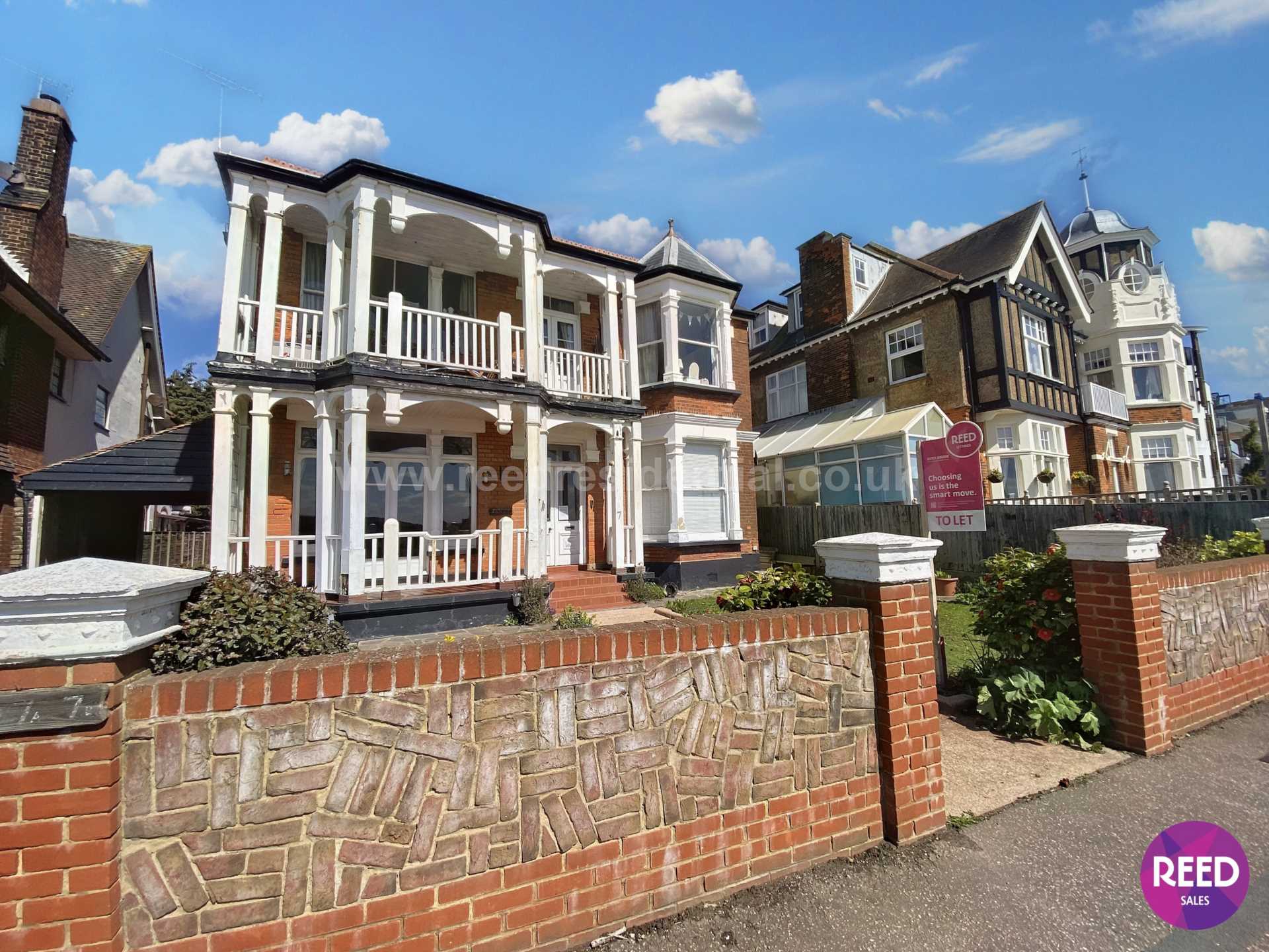 Flat Chalkwell Esplanade in Southend-on-Sea