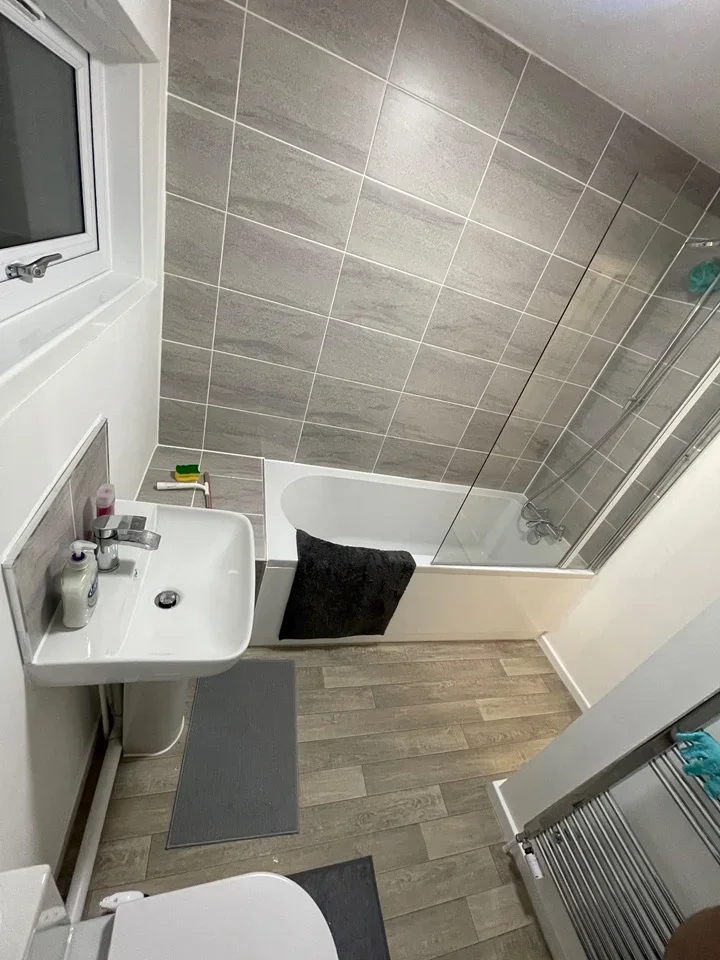 Room Royal Sovereign Avenue in Gillingham