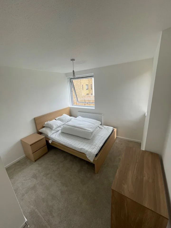 Room Royal Sovereign Avenue in Gillingham