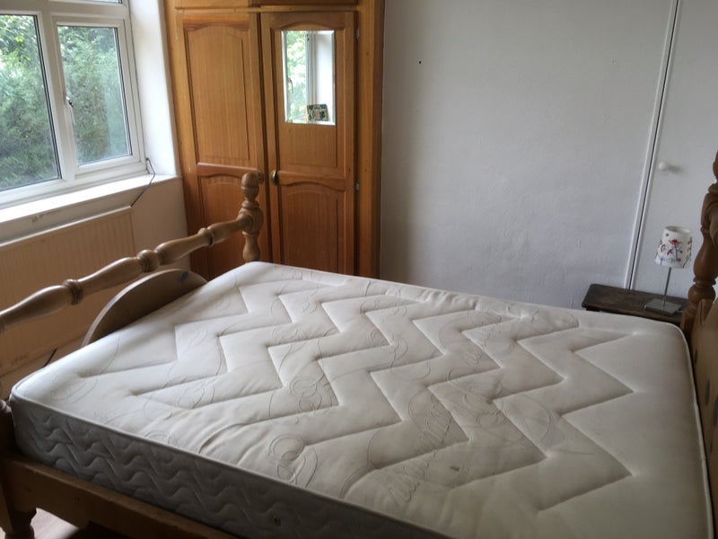 Room Crampton Drive in Trafford