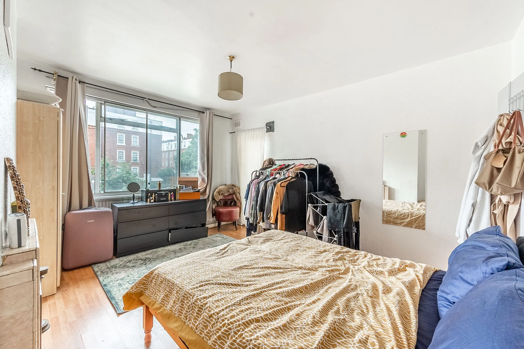 Flat Fernshaw Road in Greater London