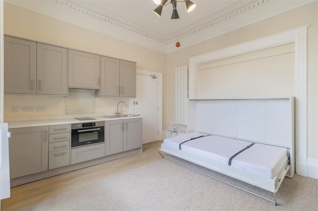 Flat Evesham Road in Cheltenham
