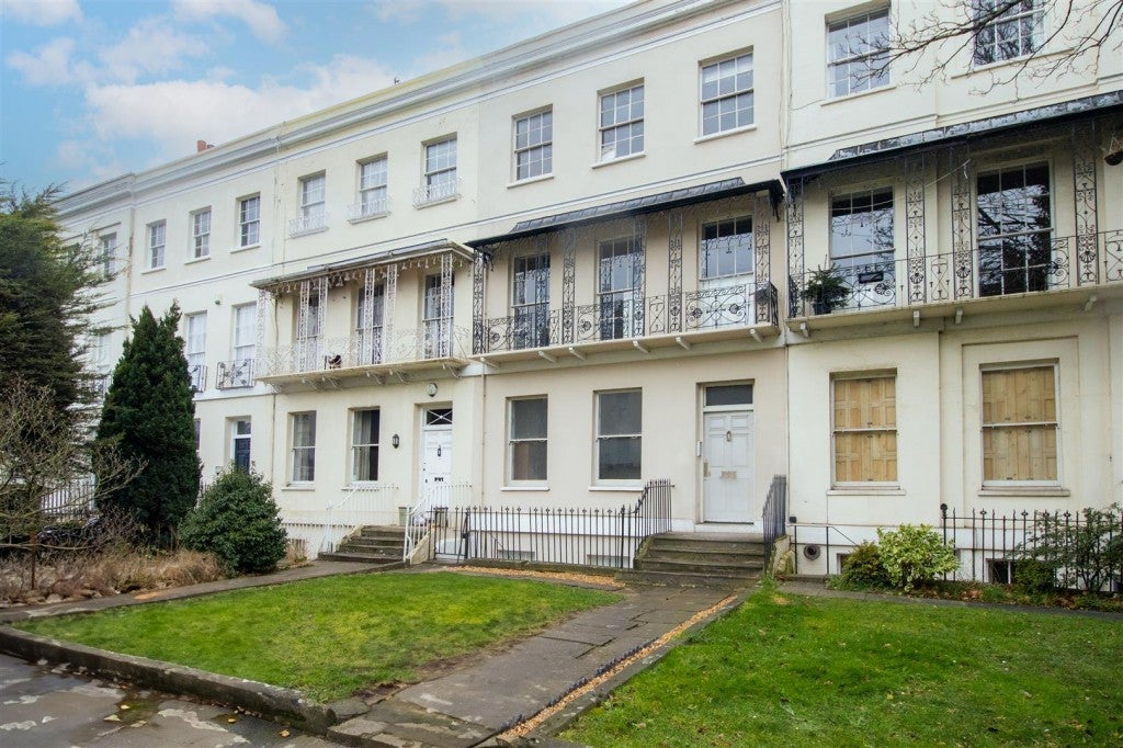 Flat Evesham Road in Cheltenham