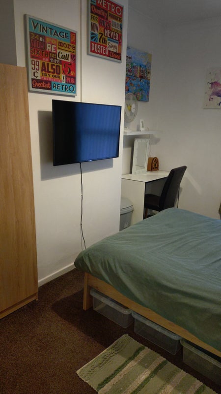 Room Carter Street in Farnworth