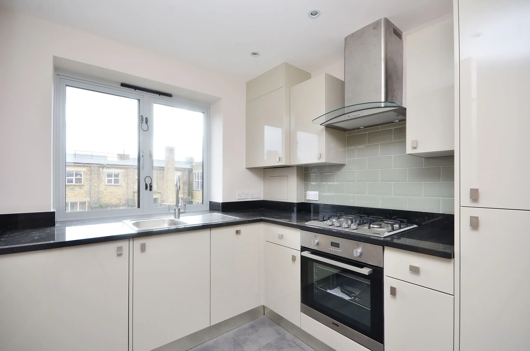 Flat Choumert Road in Greater London
