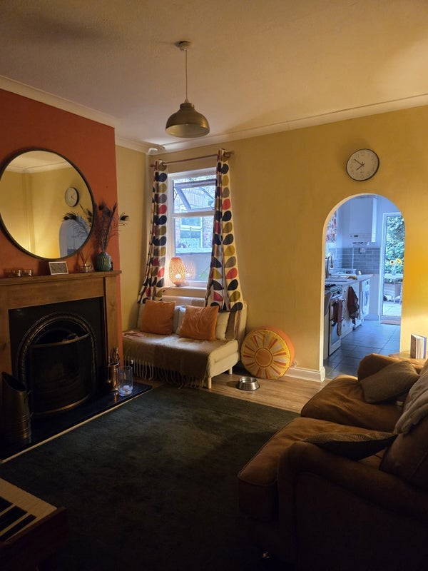 Room Glapton Road in Nottingham