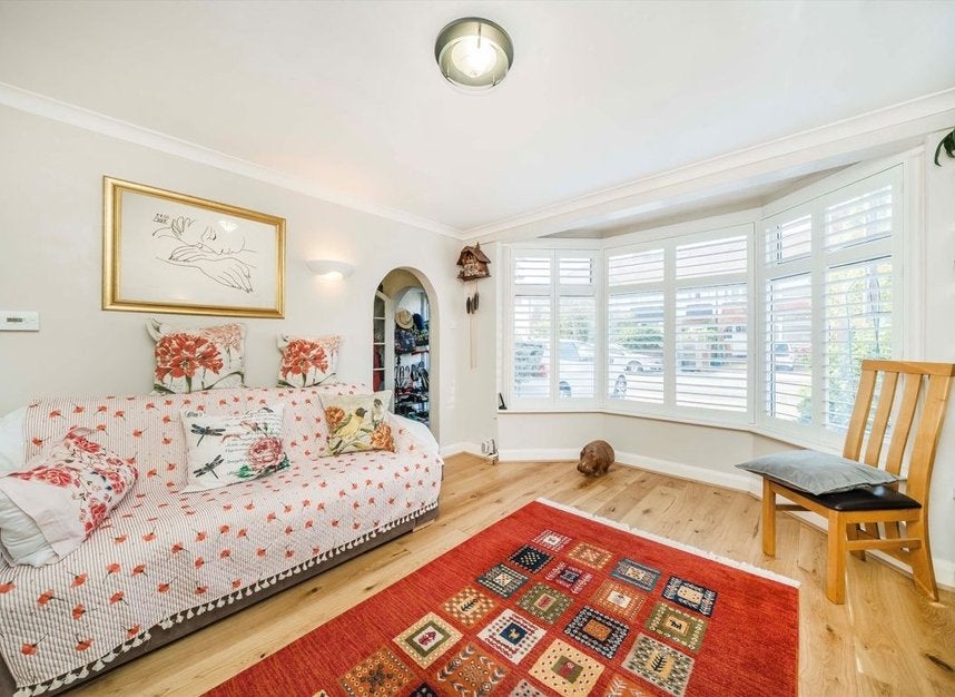 House Egerton Road in Greater London